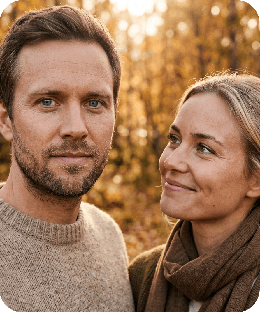 Ungt par uden briller efter synskorrektion hos X-Vision